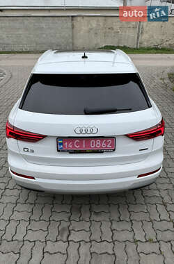 Внедорожник / Кроссовер Audi Q3 2021 в 
