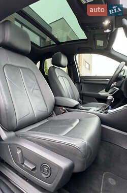 Внедорожник / Кроссовер Audi Q3 2021 в 