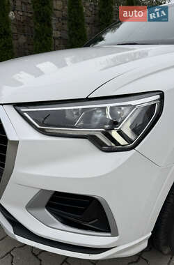 Внедорожник / Кроссовер Audi Q3 2021 в 