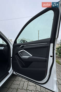 Внедорожник / Кроссовер Audi Q3 2021 в 