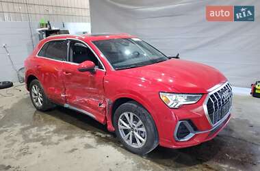 Внедорожник / Кроссовер Audi Q3 2023 в 