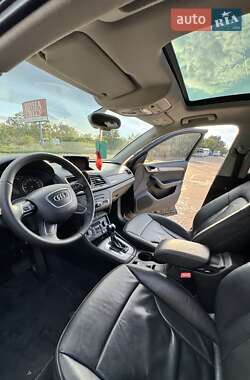 Внедорожник / Кроссовер Audi Q3 2014 в 