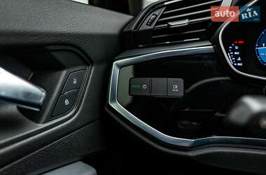 Внедорожник / Кроссовер Audi Q3 2021 в 