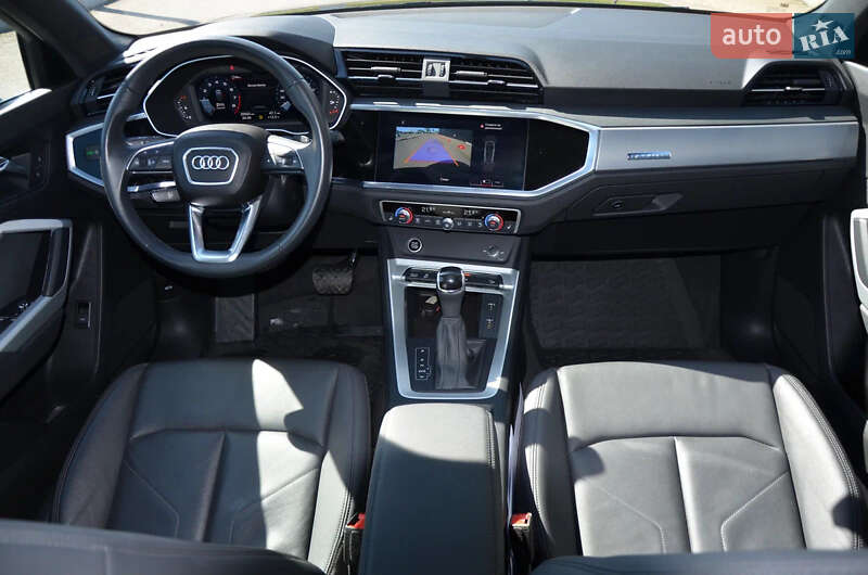 Внедорожник / Кроссовер Audi Q3 2022 в Киеве