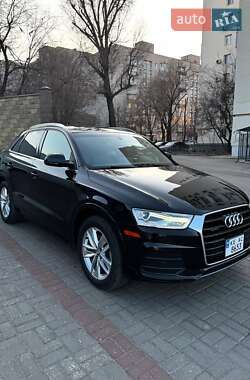 Внедорожник / Кроссовер Audi Q3 2015 в 