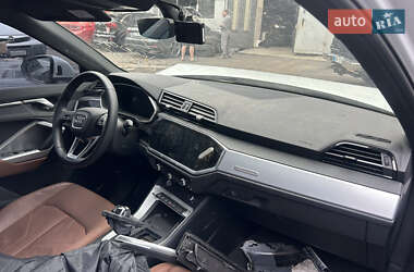 Внедорожник / Кроссовер Audi Q3 2020 в 