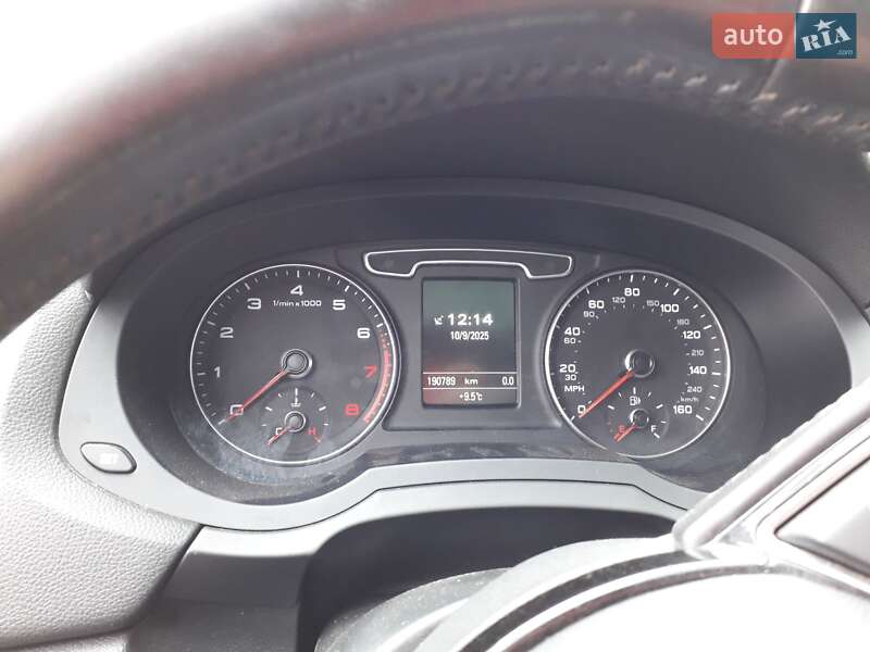 Позашляховик / Кросовер Audi Q3 2014 в Косові