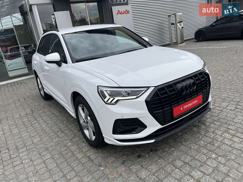 Внедорожник / Кроссовер Audi Q3 2024 в Днепре