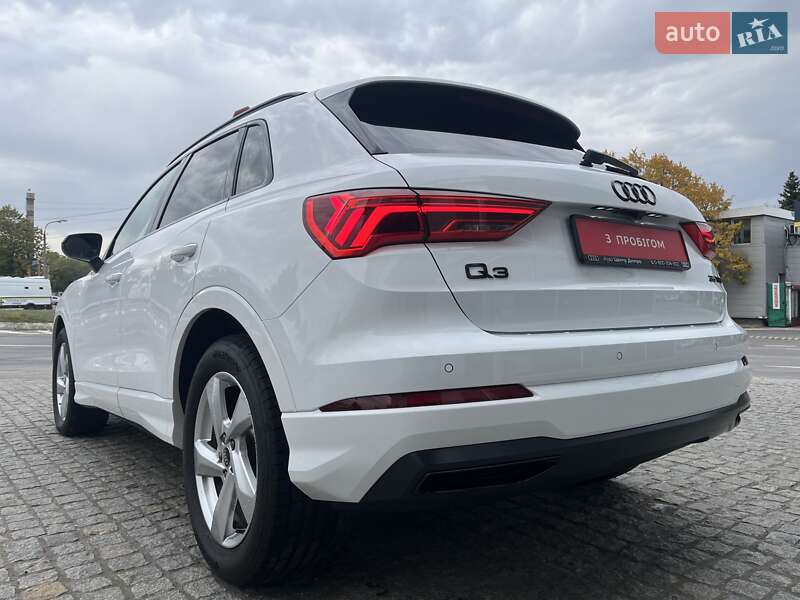 Внедорожник / Кроссовер Audi Q3 2024 в Днепре