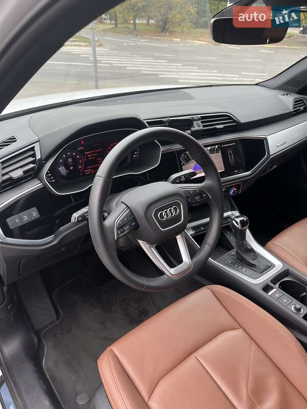 Внедорожник / Кроссовер Audi Q3 2024 в Днепре