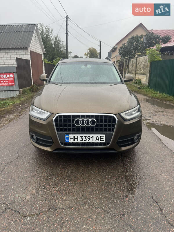 Позашляховик / Кросовер Audi Q3 2014 в Києві
