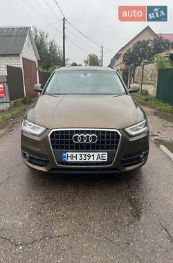 Позашляховик / Кросовер Audi Q3 2014 в 