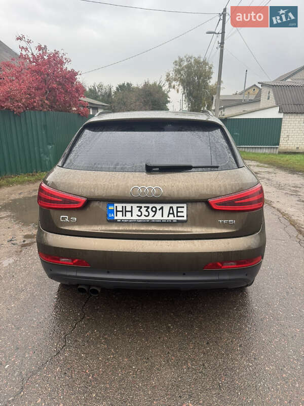 Позашляховик / Кросовер Audi Q3 2014 в Києві