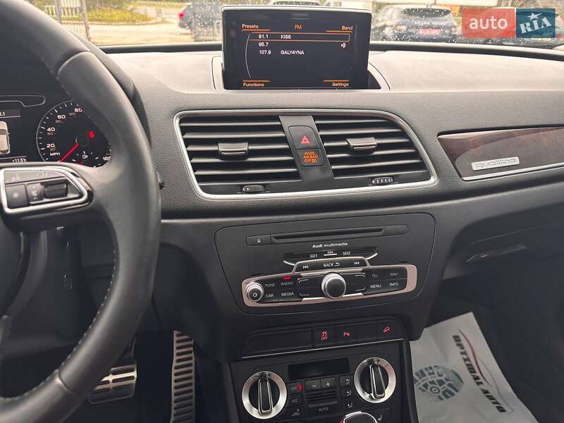 Внедорожник / Кроссовер Audi Q3 2015 в Львове
