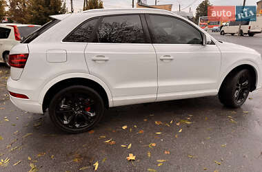 Позашляховик / Кросовер Audi Q3 2015 в 