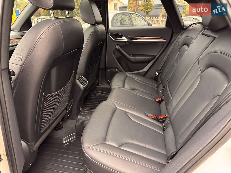 Внедорожник / Кроссовер Audi Q3 2015 в Виннице