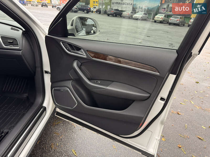 Внедорожник / Кроссовер Audi Q3 2015 в Виннице