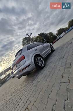 Внедорожник / Кроссовер Audi Q3 2015 в 