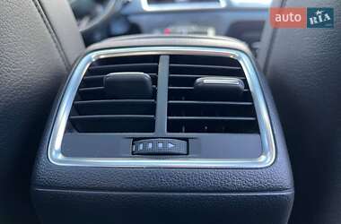 Внедорожник / Кроссовер Audi Q3 2014 в 