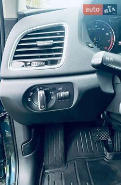 Внедорожник / Кроссовер Audi Q3 2016 в 