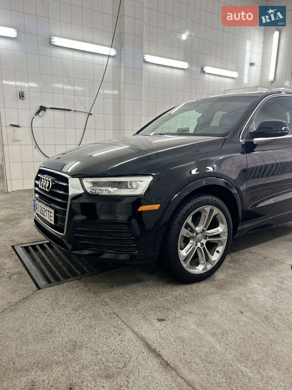Позашляховик / Кросовер Audi Q3 2016 в Києві