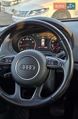 Внедорожник / Кроссовер Audi Q3 2016 в 