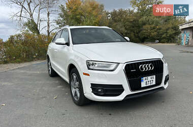 Позашляховик / Кросовер Audi Q3 2015 в 