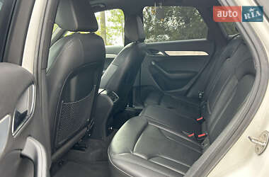 Позашляховик / Кросовер Audi Q3 2015 в 