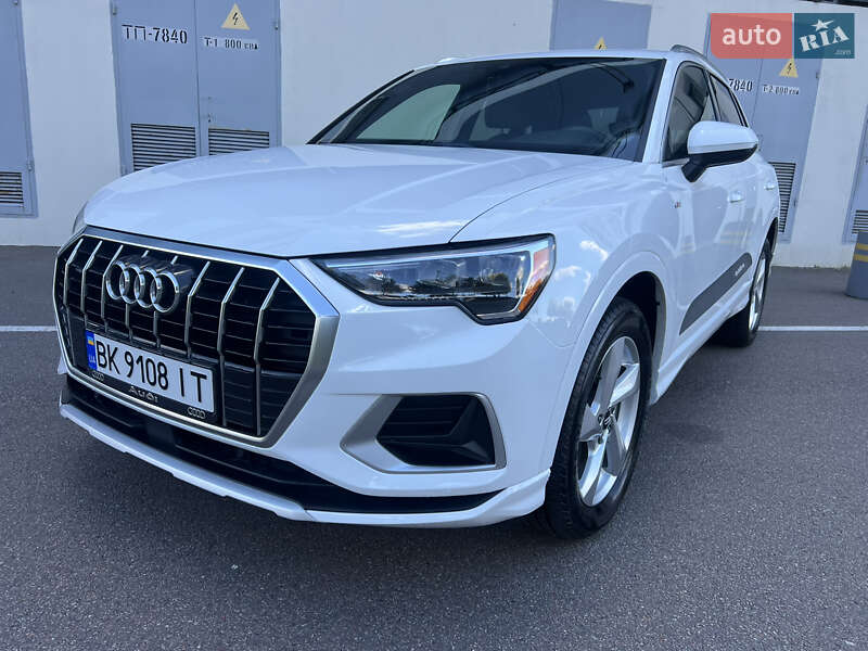 Позашляховик / Кросовер Audi Q3 2021 в Києві