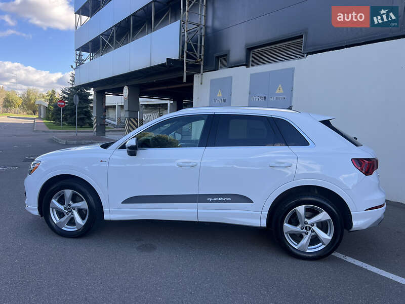 Позашляховик / Кросовер Audi Q3 2021 в Києві