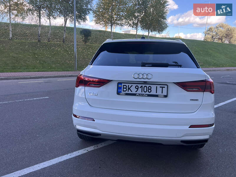 Позашляховик / Кросовер Audi Q3 2021 в Києві