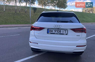 Внедорожник / Кроссовер Audi Q3 2021 в 