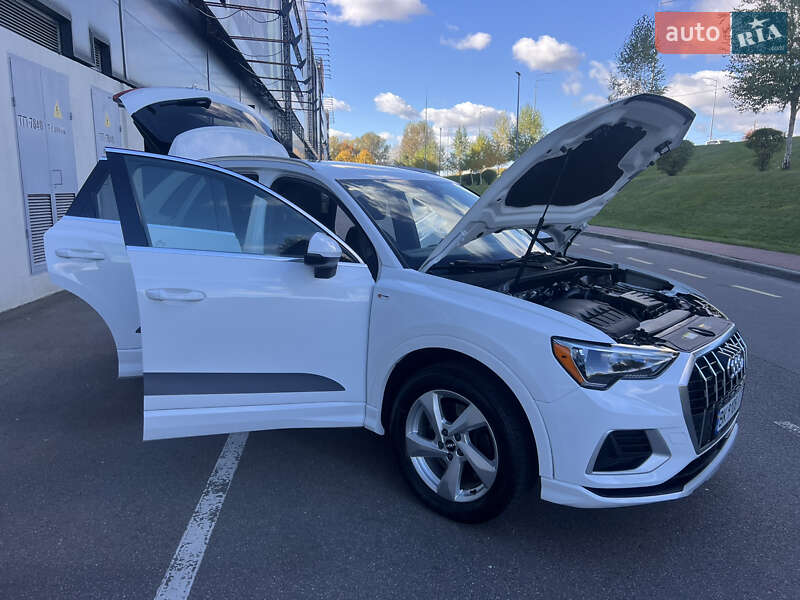 Позашляховик / Кросовер Audi Q3 2021 в Києві
