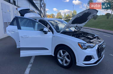 Внедорожник / Кроссовер Audi Q3 2021 в 