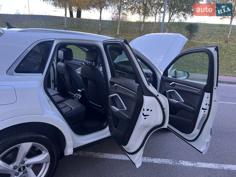 Позашляховик / Кросовер Audi Q3 2021 в Києві