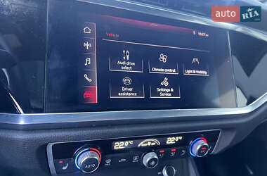 Внедорожник / Кроссовер Audi Q3 2021 в 