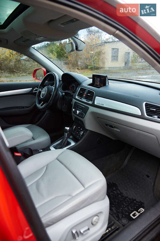Внедорожник / Кроссовер Audi Q3 2015 в Киеве