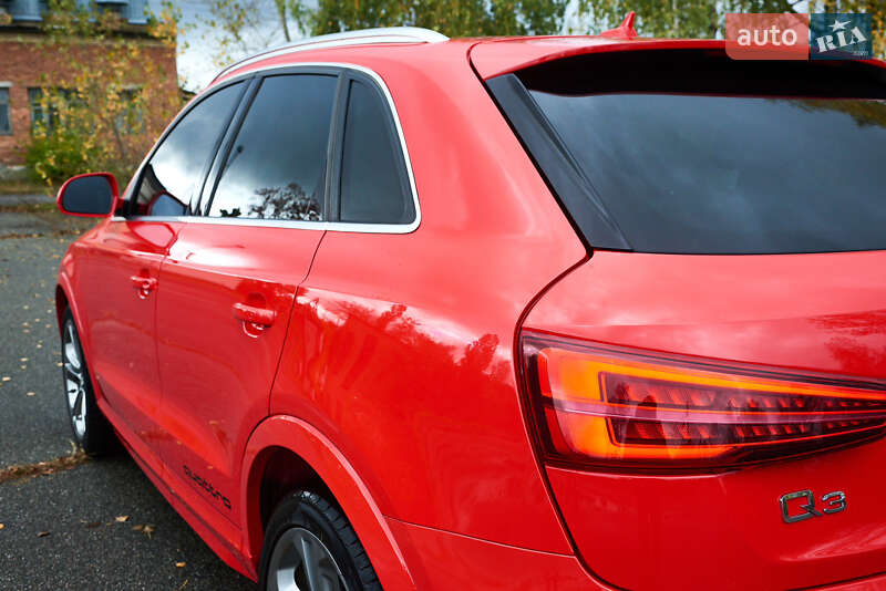 Внедорожник / Кроссовер Audi Q3 2015 в Киеве