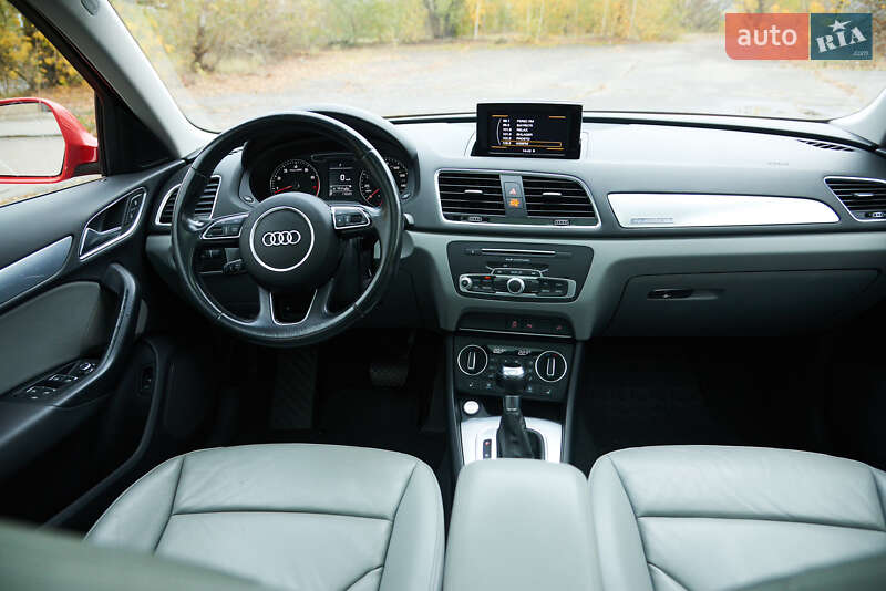 Внедорожник / Кроссовер Audi Q3 2015 в Киеве