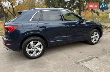 Позашляховик / Кросовер Audi Q3 2019 в 
