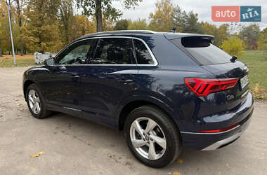 Позашляховик / Кросовер Audi Q3 2019 в 