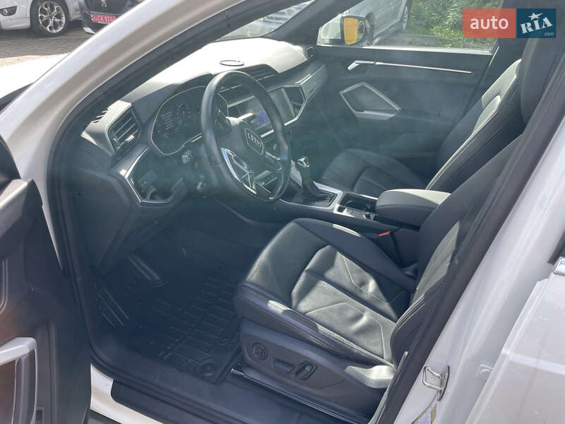 Позашляховик / Кросовер Audi Q3 2020 в Львові