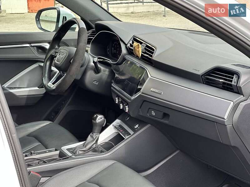 Позашляховик / Кросовер Audi Q3 2021 в Одесі