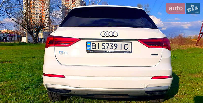 Позашляховик / Кросовер Audi Q3 2019 в Києві