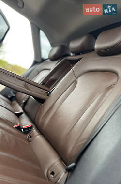 Внедорожник / Кроссовер Audi Q3 2012 в 