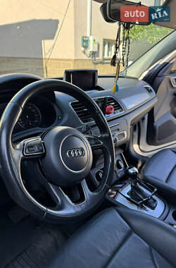 Позашляховик / Кросовер Audi Q3 2016 в 