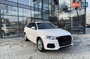 Позашляховик / Кросовер Audi Q3 2016 в 