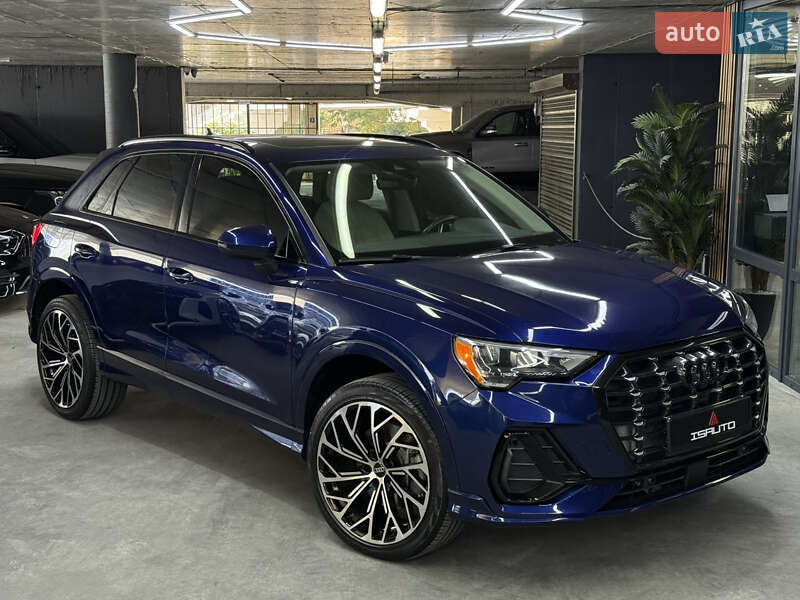 Внедорожник / Кроссовер Audi Q3 2020 в 