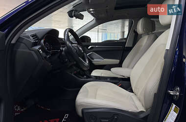 Внедорожник / Кроссовер Audi Q3 2020 в 