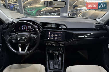 Внедорожник / Кроссовер Audi Q3 2020 в 